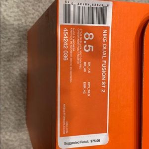 Men’s Nike sneakers in 8.5 brand new